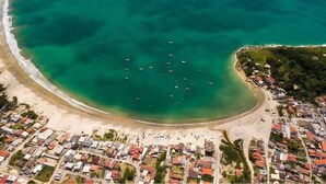 Villa | Beach - Casa com piscina a 250m da Praia PLH006 (Palhoça)