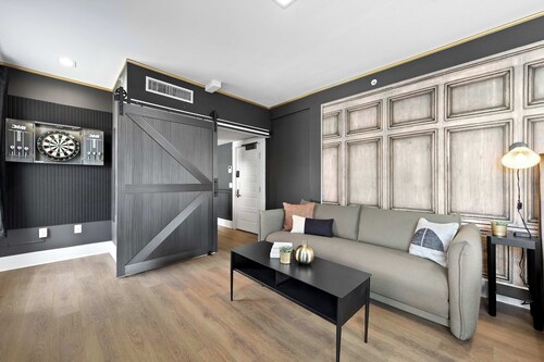 Party in Gaslamp! Chic 2br, Sleeps 6, Best Area!