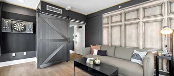 Party in Gaslamp! Chic 2br, Sleeps 6, Best Area!