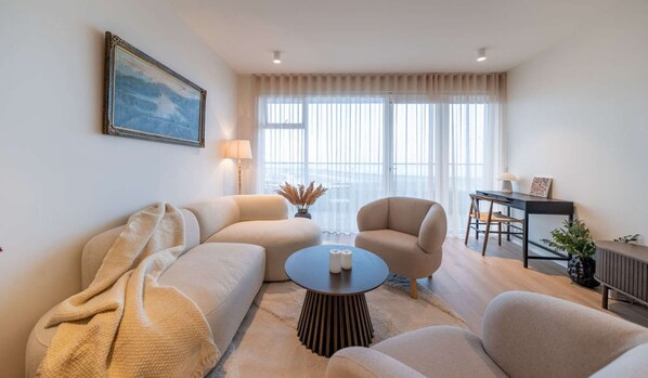 Living area - The apartment is furnished and equipped with everything necessary for a wonderful holiday stay. (Reykjavík)