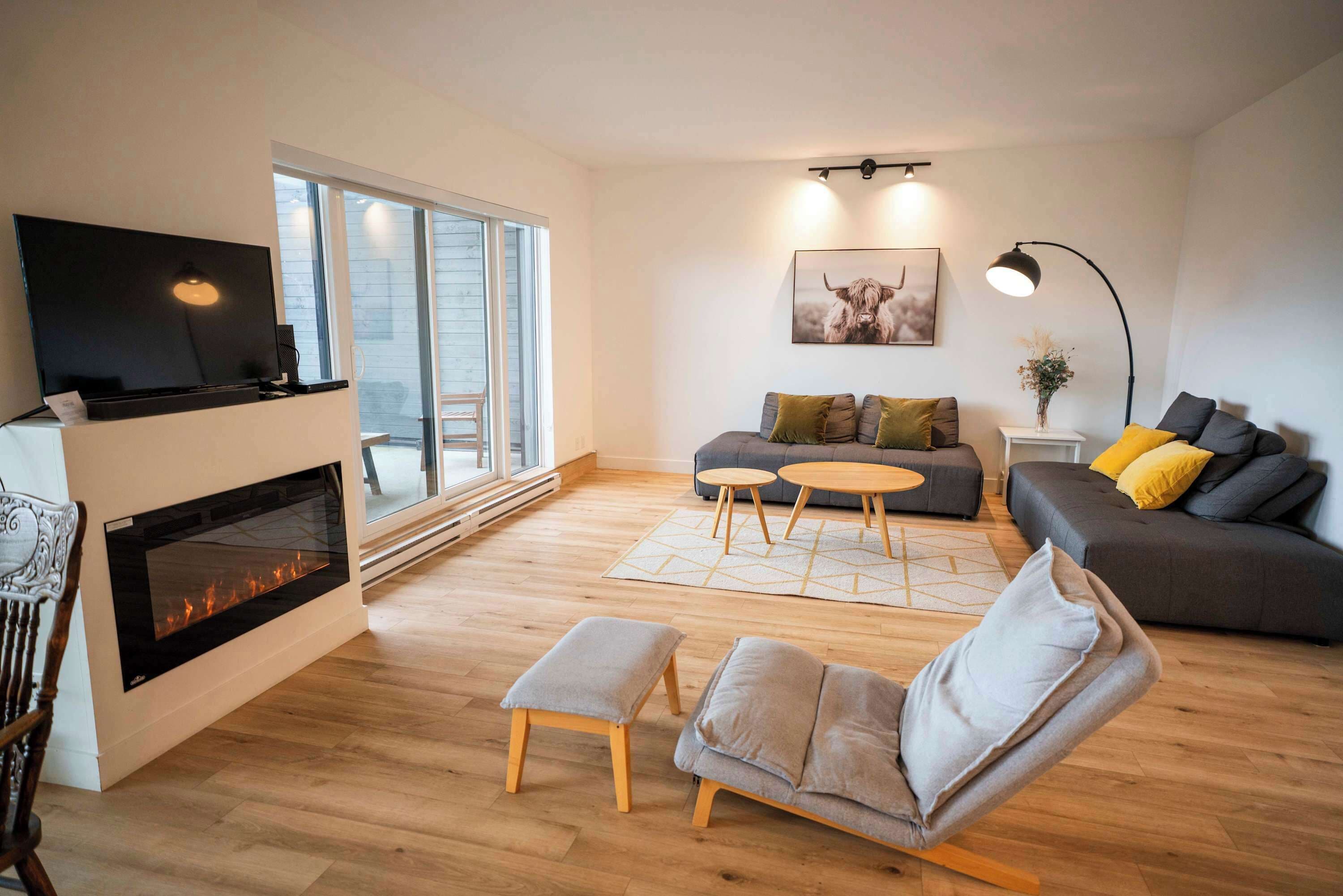 テレビ、書斎 / ワークスペース