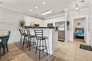 Fridge, microwave, oven, stovetop - 🌿 Lakeview Luxury | Magnolia Pointe 3BR | Pet-Friendly + Pools 🐾 (Myrtle Beach)