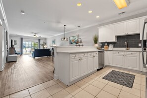 Interior - 🌿 Lakeview Luxury | Magnolia Pointe 3BR | Pet-Friendly + Pools 🐾 (Myrtle Beach)
