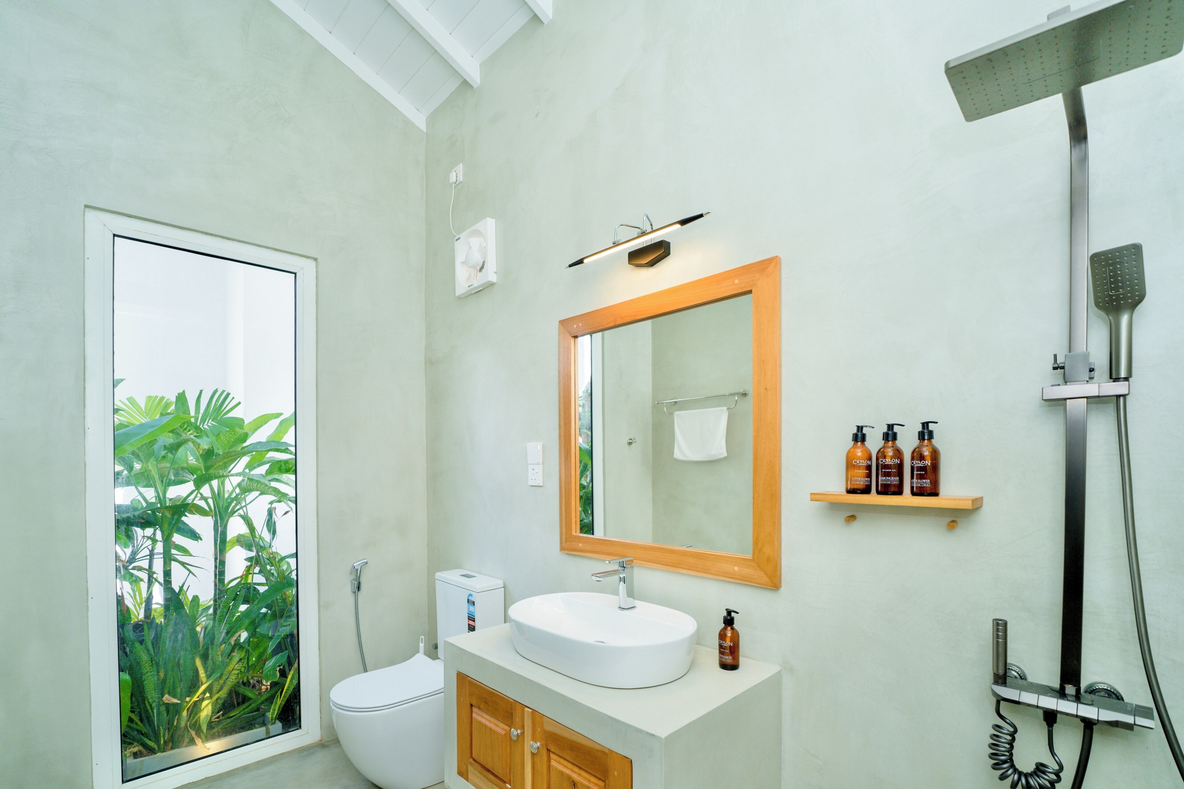 Dusche, Haartrockner, Bidet, Handtücher
