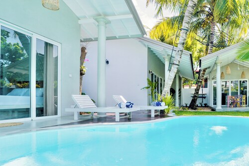 New Tropical 3-Bedroom Villa with Private Pool, 450m to Kabalana Beach