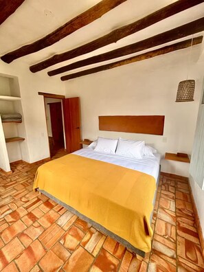 Iron/ironing board, WiFi, bed sheets - Casa Monica-Apartment Ave del Paraiso (Barichara)