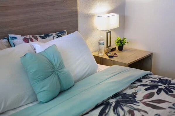 Iron/ironing board, WiFi - Cozy 1-bedroom apartment with AC in tranquil Jacksonville (Jacksonville)