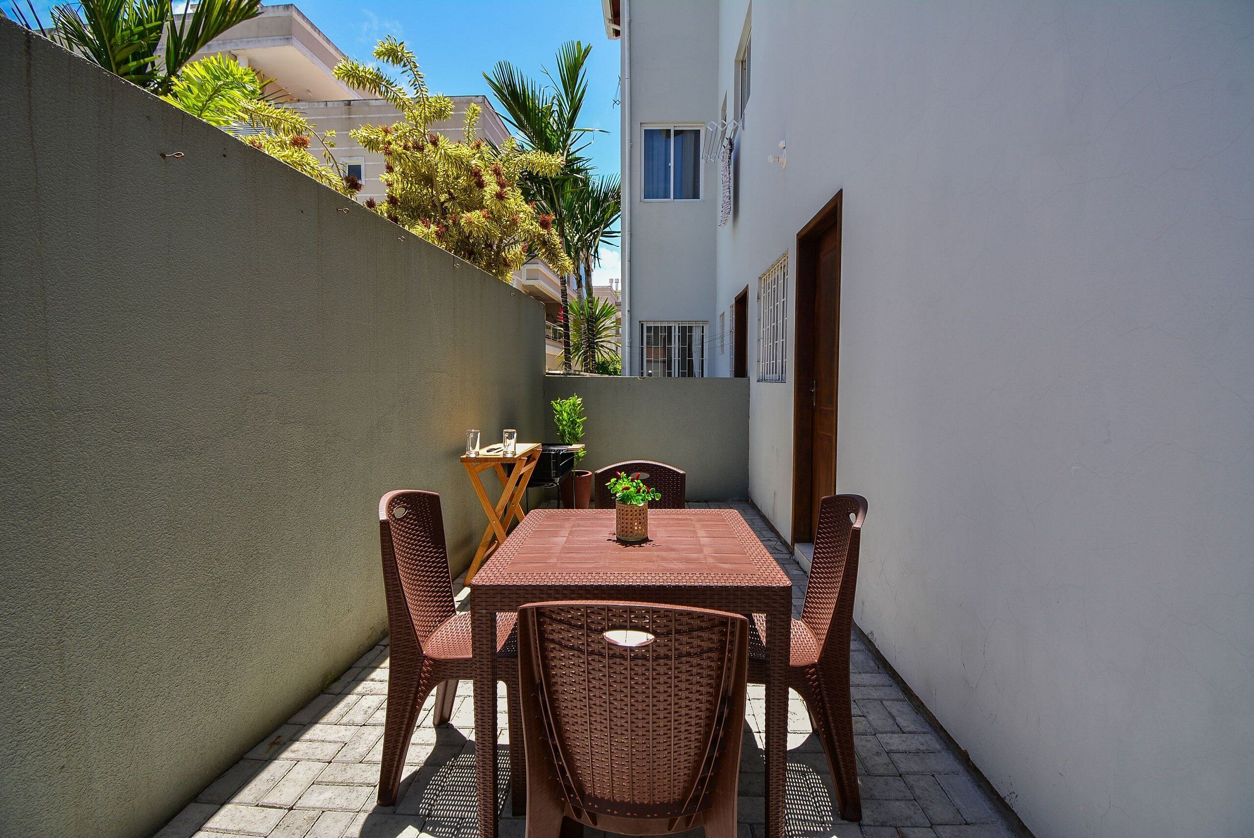 Apartment | Outdoor dining