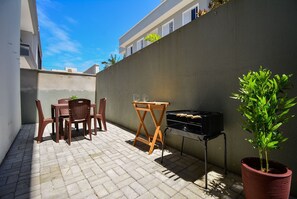 屋外ダイニングエリア