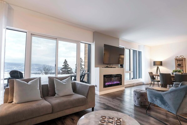 Téléviseur, bureau