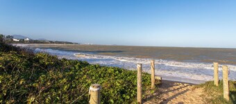 Apto Pet Friendly com Garagem na Enseada Azul