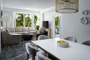 Smart TV - Ocean-Side 1BR Villa at Marriott’s Ocean Pointe - Balcony, Full Kitchen & Luxury (Palm Beach Shores)