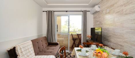Apartment | Living area | TV