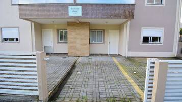 Entrada al alojamiento