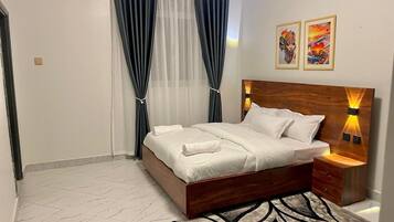 Iron/ironing board, free WiFi, bed sheets