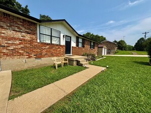 المنشأة من الخارج