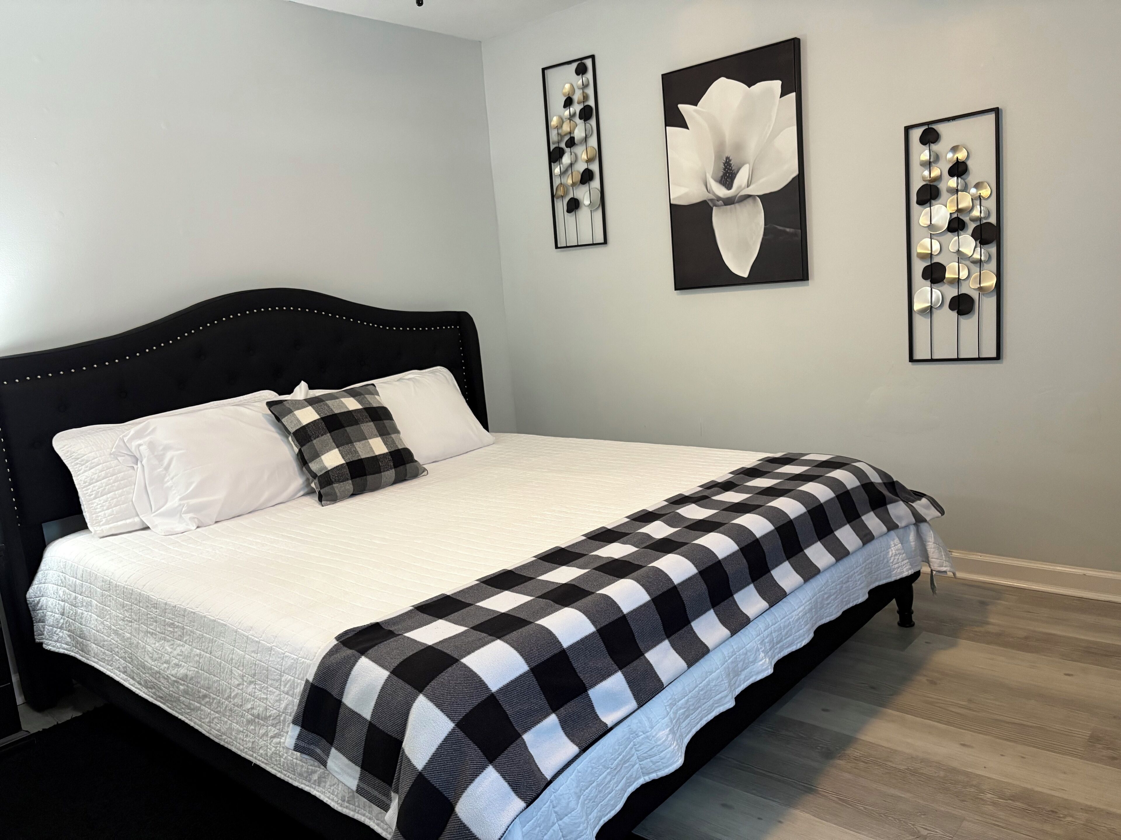 Bügeleisen/Bügelbrett, kostenloses WLAN, Bettwäsche