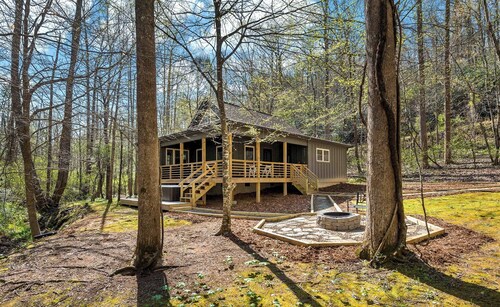 Creekside Cottage w/ Private Lake & Beach Access in Lake Lure