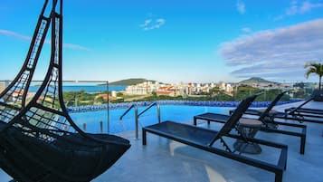 4 piscinas al aire libre