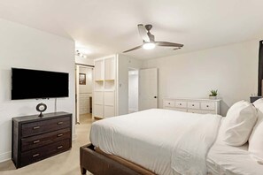 Bügeleisen/Bügelbrett, Reisekinderbett, WLAN, Bettwäsche