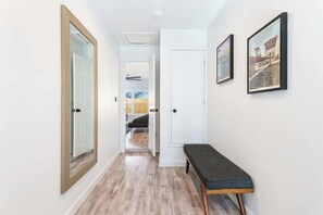 Interior - Stylish 5bd SE Austin Escape (Austin)