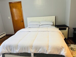 3 bedrooms, desk, iron/ironing board, WiFi