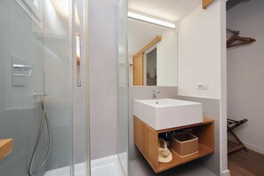 Hair dryer, towels - Vatican Garden Studio by Flatinrome (ROMA)