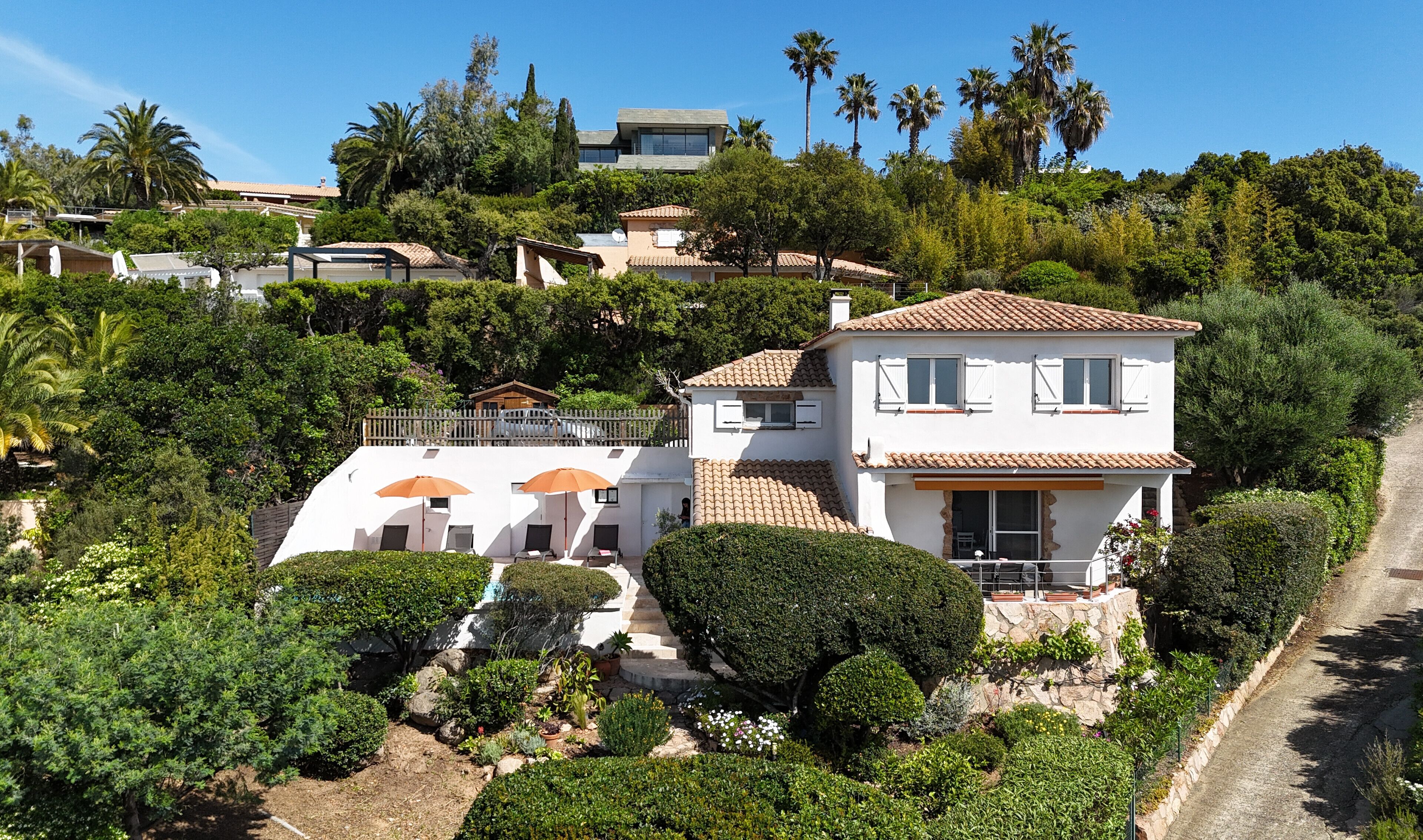 المنشأة من الخارج