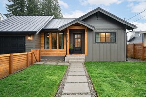 Exterior - The Sydney House ⁓ Sauna ⁓ Downtown ⁓ Walkable (North Bend)