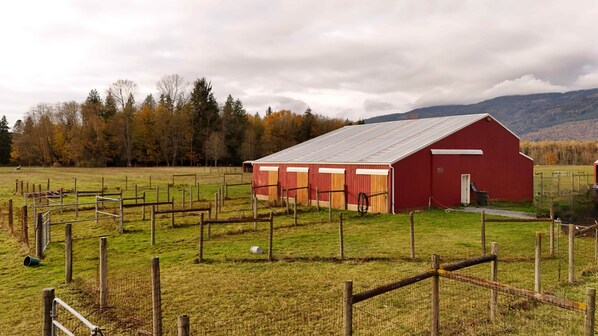 Exterior - Farmhouse on Ranch- Hot Tub + River Retreat (Skagit County)