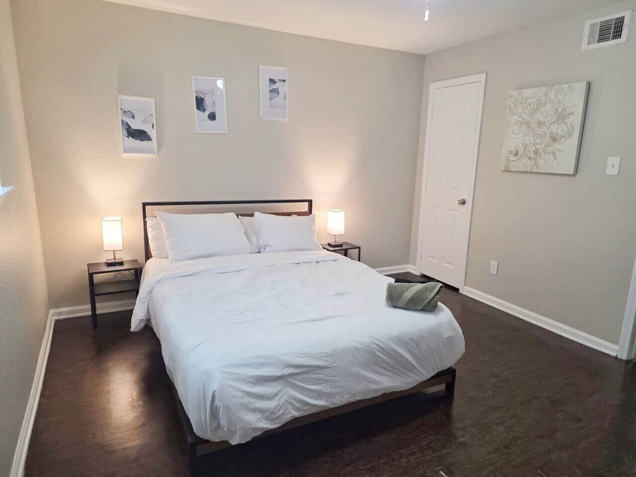 1 bedroom, desk, iron/ironing board, WiFi