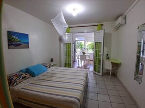 Bügeleisen/Bügelbrett, WLAN, Bettwäsche