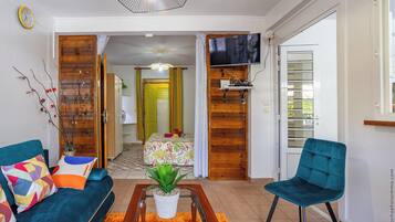 2 bedrooms, desk, iron/ironing board, travel cot