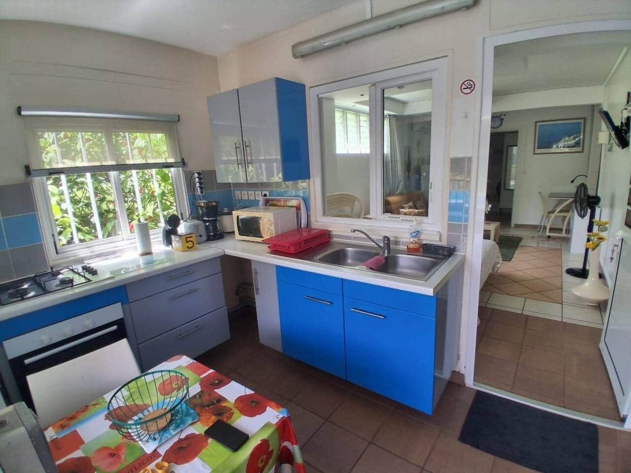 Réfrigérateur, micro-ondes, four, grille-pain