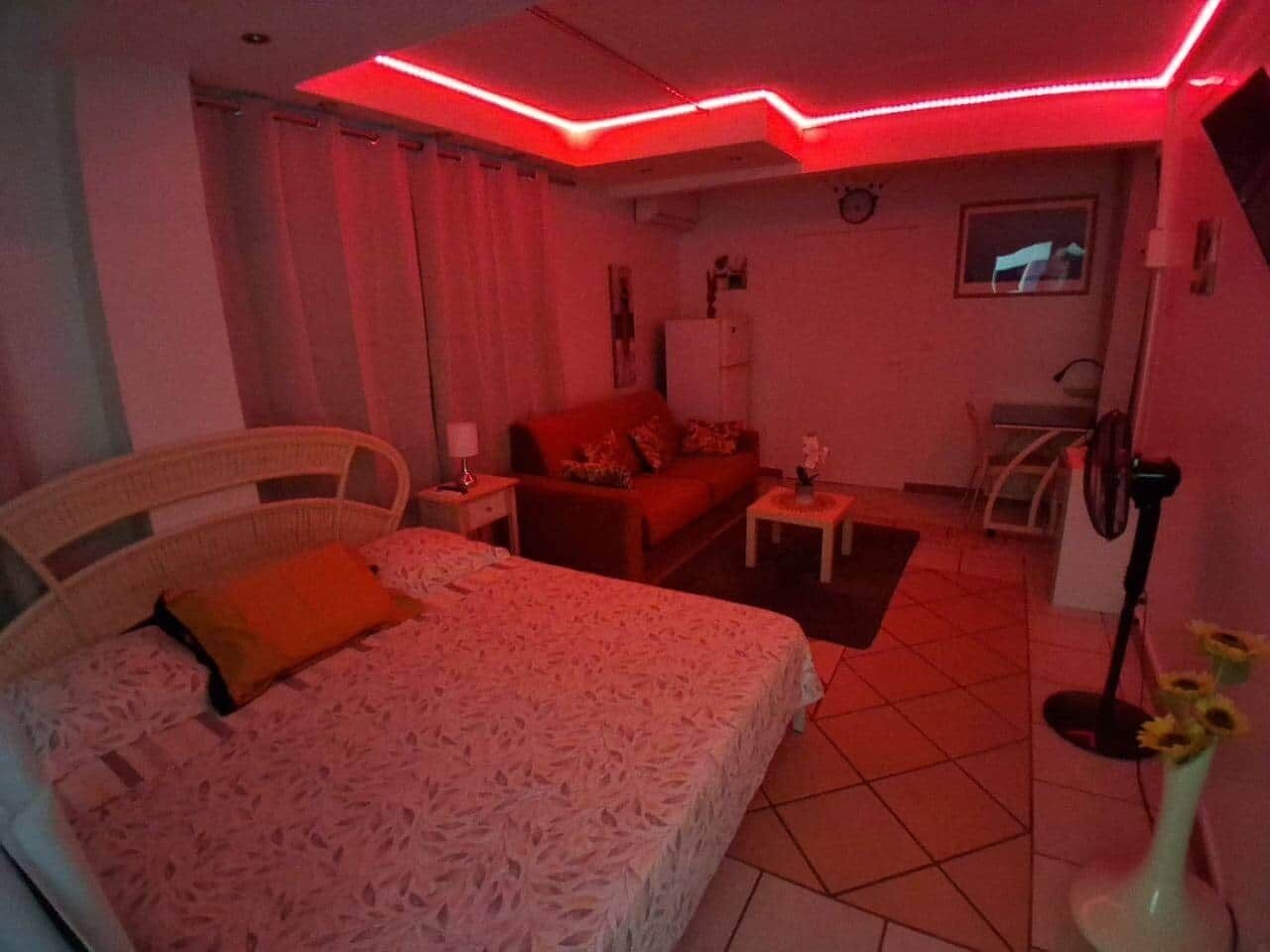 Fer et planche à repasser, Wi-Fi, draps fournis