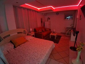 Bügeleisen/Bügelbrett, WLAN, Bettwäsche