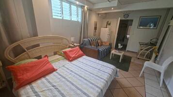 Bügeleisen/Bügelbrett, kostenloses WLAN, Bettwäsche