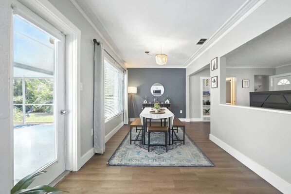 Dining - The Boho Pool House | Sarasota Vibes Await (Sarasota)