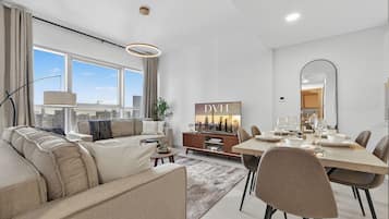 Deluxe Apartment, Balcony, City View | Interior