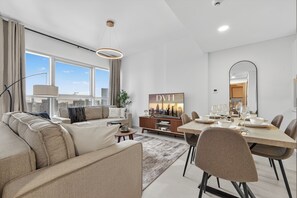 Deluxe Apartment, Balcony, City View | Living area