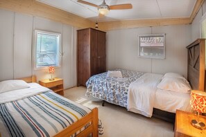 2 bedrooms, WiFi, bed sheets - Springwood Cottage Resort - Cottage 1 (Arden)