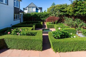 المنطقة المحيطة بالمنشأة