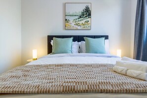 2 bedrooms, iron/ironing board, WiFi, bed sheets - 2 BR Home | Walk to City & Stadium (Christchurch)