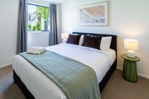 2 bedrooms, iron/ironing board, WiFi, bed sheets - 2 BR Home | Walk to City & Stadium (Christchurch)
