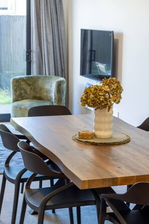 Dining - 2 BR Home | Walk to City & Stadium (Christchurch)