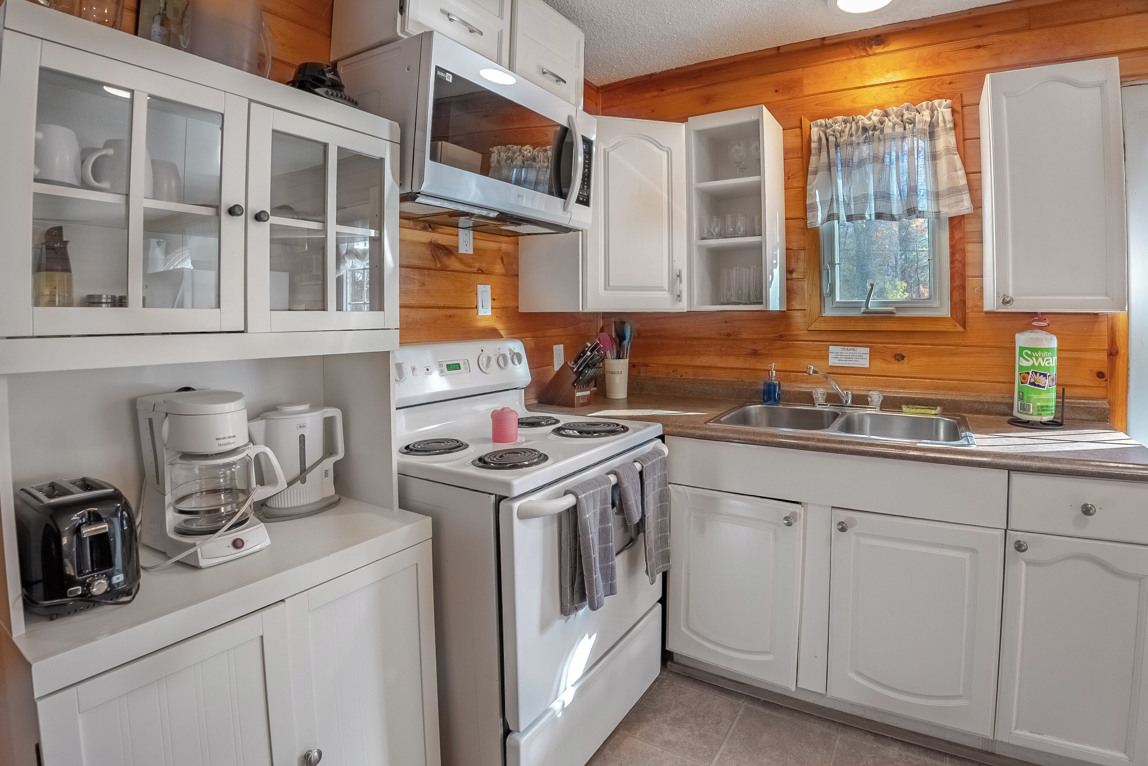 Microwave, oven, stovetop, coffee/tea maker