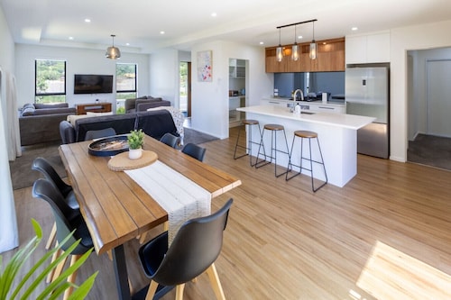 Halswell Quarry - Walk and Explore - 3 bed