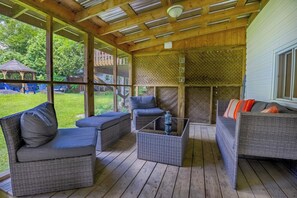 Terrace/patio - Springwood Cottage Resort - Cottage 2b (Arden)