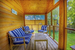Terrace/patio - Springwood Cottage Resort - Cottage 4 (Arden)