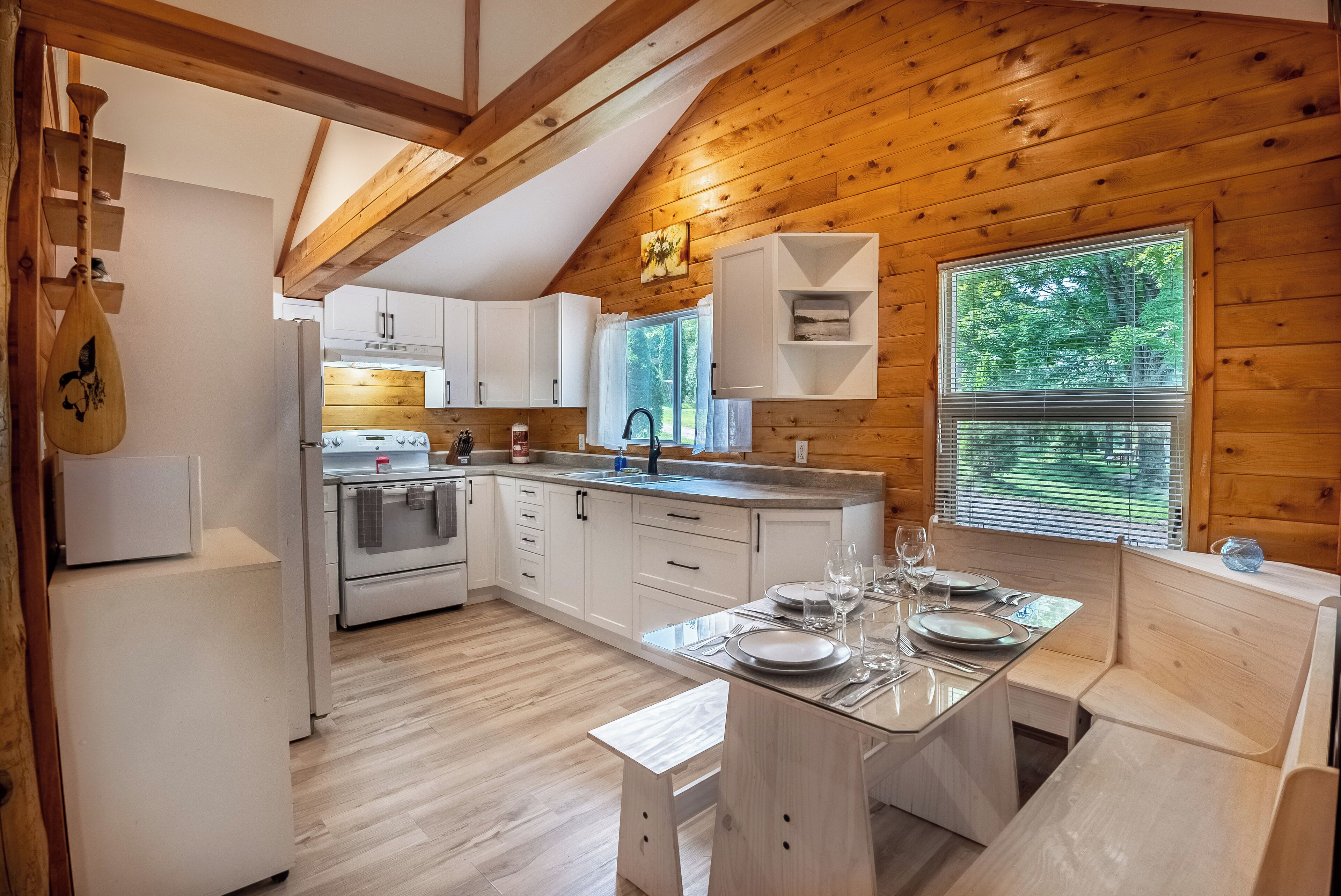 Micro-ondes, four, plaque de cuisson, cafetière/bouilloire